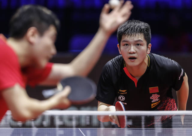 他鼓励教练 他鼓励教练