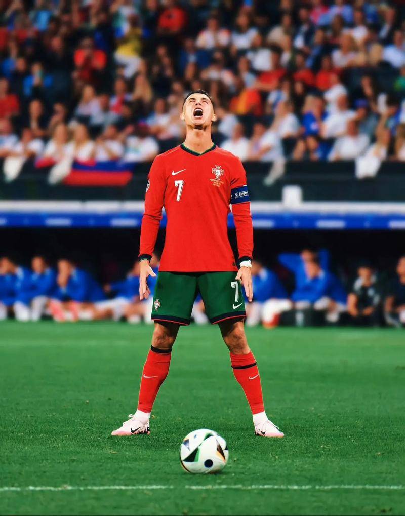 双方在中场 双方在中场